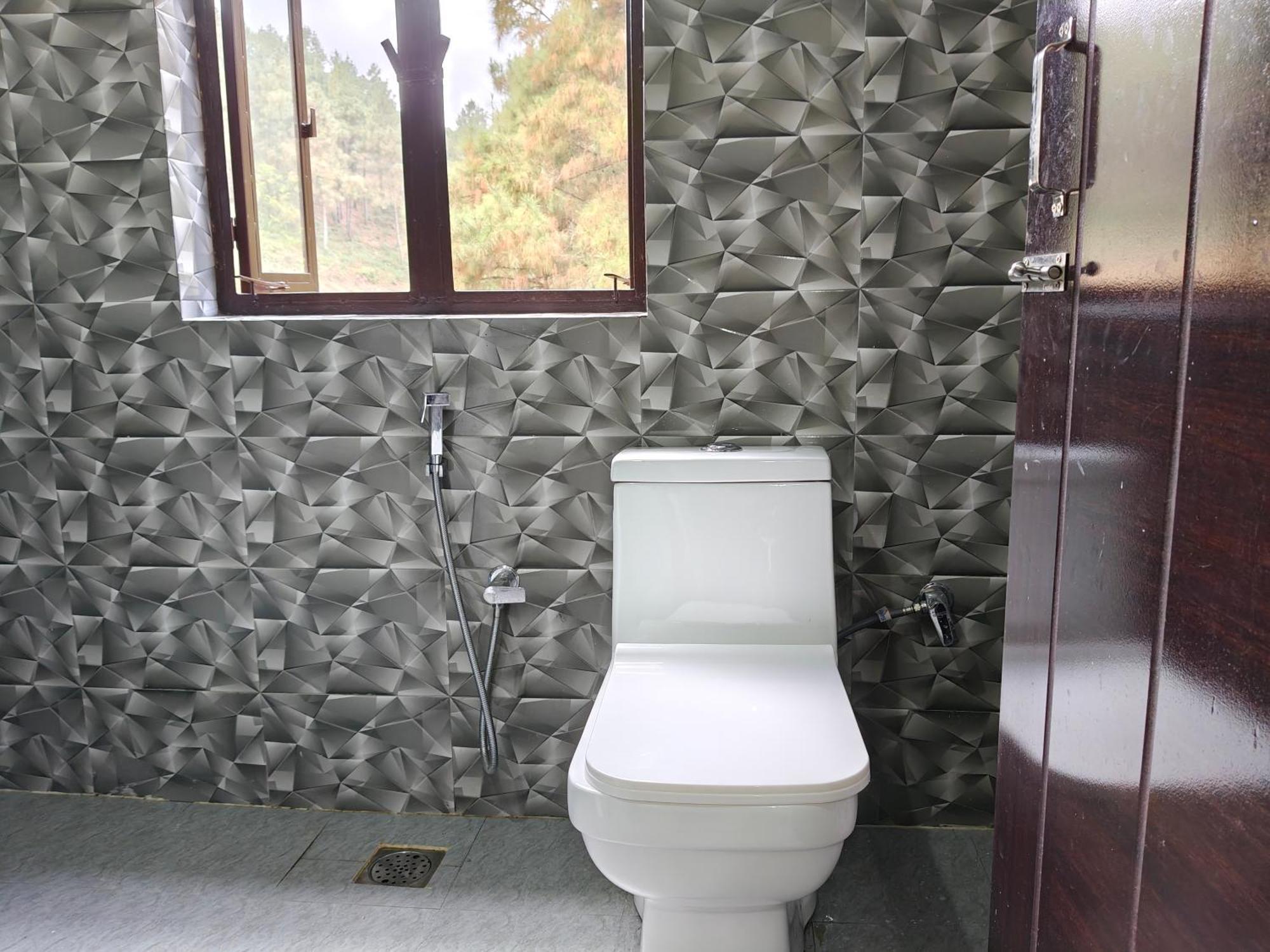 Xtsy Travellers Hostel 실롱 객실 사진