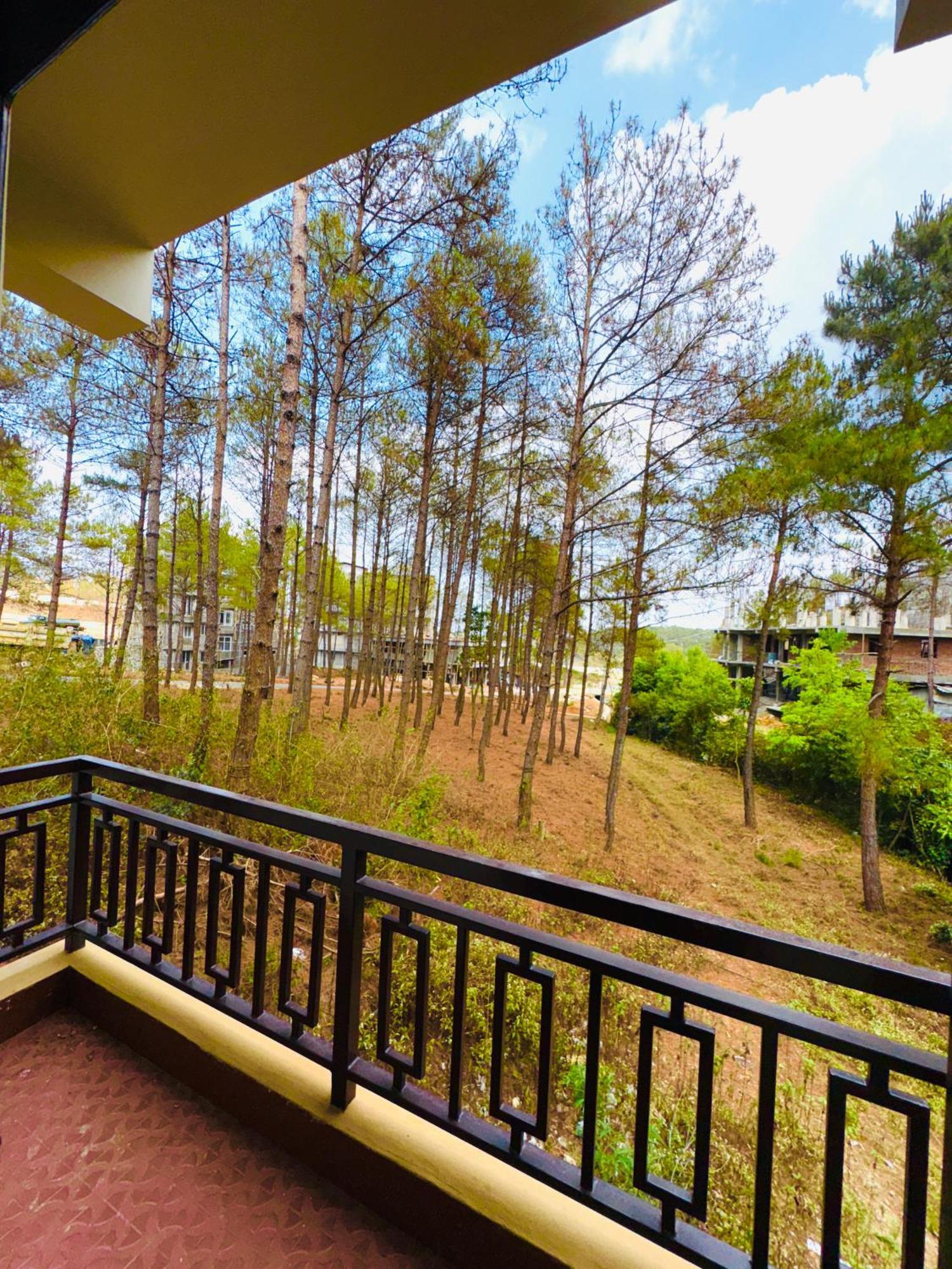 Xtsy Travellers Hostel 실롱 외부 사진