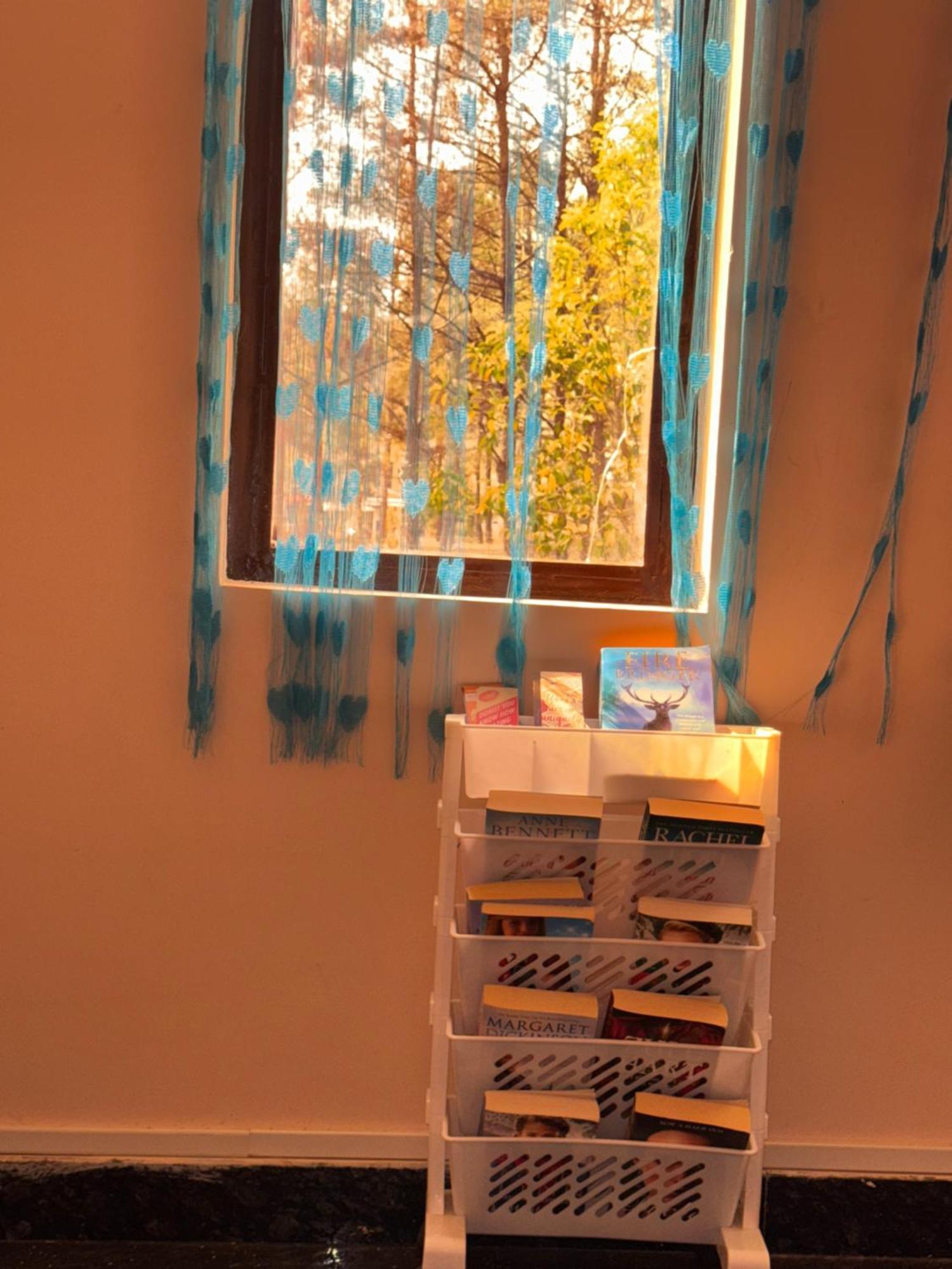 Xtsy Travellers Hostel 실롱 외부 사진