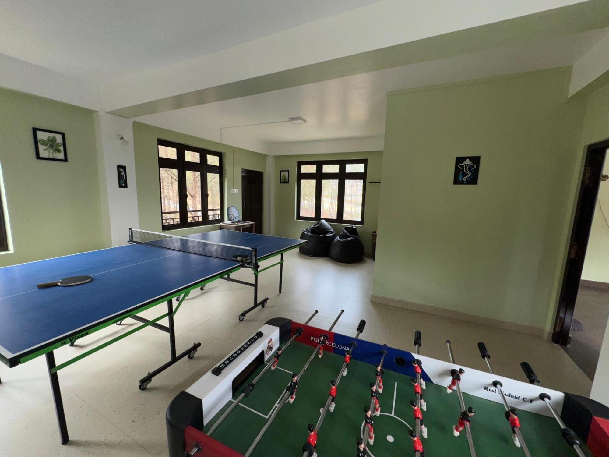 Xtsy Travellers Hostel 실롱 외부 사진